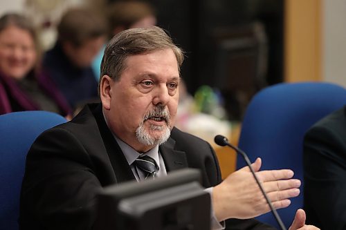 Coun. Shawn Berry (Ward 7) speaks at Monday's council meeting. (Alex Lambert/The Brandon Sun)
