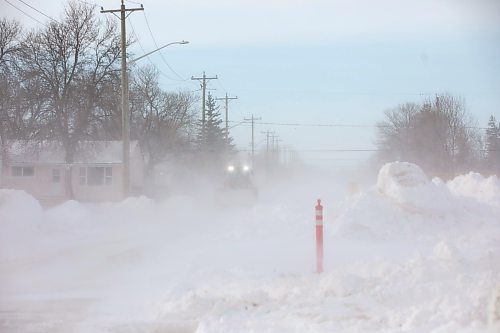 MIKAELA MACKENZIE / FREE PRESS
A plow drives down Silver Avenue, west of Ferry Road, as snow blows across the streets on Thursday, Dec. 18, 2025.
Free Press 2025