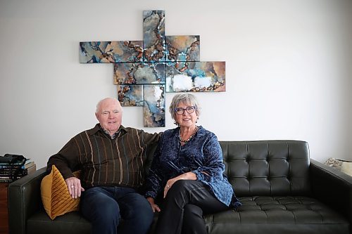 17122025
Gord and Diane Peters in their condo at Riverside Lifestyle Estates in Brandon. 
(Tim Smith/The Brandon Sun)