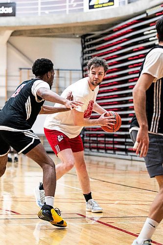 MIKAELA MACKENZIE / FREE PRESS

Donald Stewart during Winnipeg Wesmen men's basketball practice at the Duckworth Centre on Wednesday, Oct. 29, 2025.

For Josh story.
Free Press 2025