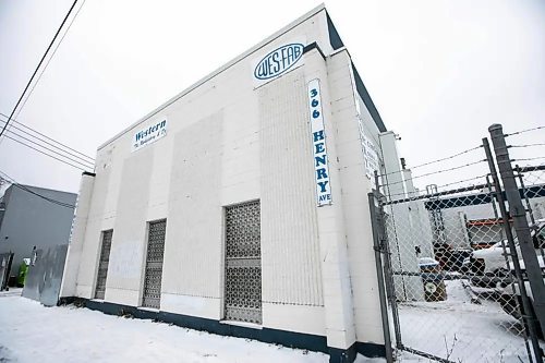 The future supervised drug-consumption site location at 366 Henry Ave. in Winnipeg is set to open next month. (Mikaela MacKenzie/Winnipeg Free Press)