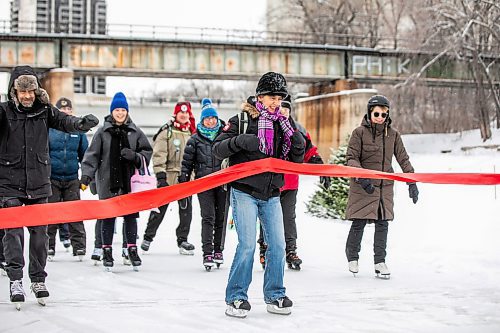 MIKAELA MACKENZIE / FREE PRESS

Skaters officially open the Nestawaya river trail by skating through a red ribbon on Thursday, Jan. 1, 2026.

For Melissa story.
Free Press 2026