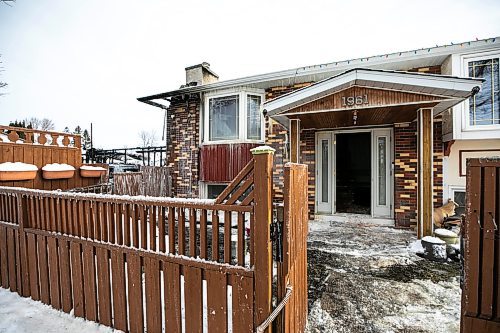 MIKAELA MACKENZIE / FREE PRESS


The scene of a fire at 1961 Manitoba Avenue on Friday, Jan. 2, 2026.

For Ѡstory.
Free Press 2026