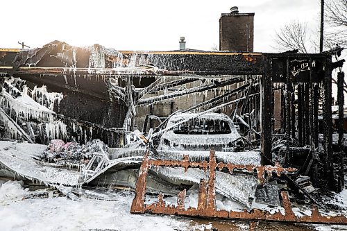 MIKAELA MACKENZIE / FREE PRESS


The scene of a fire at 1961 Manitoba Avenue on Friday, Jan. 2, 2026.

For Ѡstory.
Free Press 2026