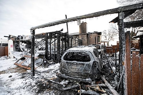 MIKAELA MACKENZIE / FREE PRESS
The scene of a fire at 1961 Manitoba Avenue on Friday, Jan. 2, 2026.
For Ѡstory.
Free Press 2026