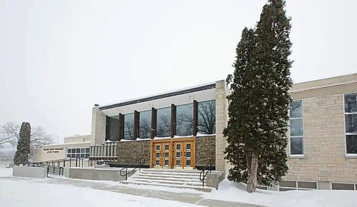 A vandal spray painted antisemitic graffiti on Shaarey Zedek Synagogue, 561 Wellington Crescent in Winnipeg, late last week. The incident is under police investigation. (Mike Deal/Winnipeg Free Press files)