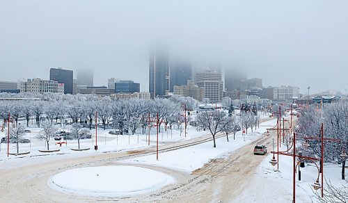 MIKE DEAL / FREE PRESS
Hoarfrost covered trees at The Forks Monday morning as low clouds drape over Winnipeg’s Downtown. Temperatures should warm up to around -4C by the afternoon.
Standup
260105 - Monday, January 05, 2026.