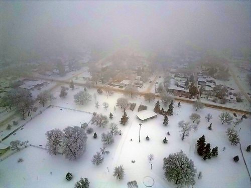 05012025
Fog hangs over a frost-covered Brandon on a mild Monday. 
(Tim Smith/The Brandon Sun)
