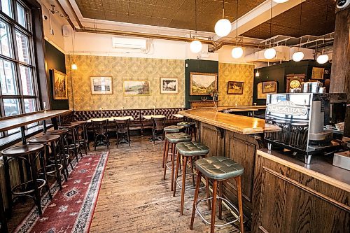 MIKAELA MACKENZIE / FREE PRESS

Langside Grocery, which will open again this Friday, on Monday, Jan. 5, 2026.

For Malak story.
Free Press 2026