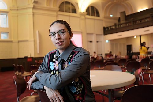 Ruth Bonneville / Free Press
LOCAL - Anishinaabemowin Language Program
Aandeg Muldrew - co-ordinator for the Anishinaabemowin Language Program at the U of W.
Story on the launching of the first cohort of the new Anishinaabemowin Language Program at UW campus, in Convocation Hall Monday.
Story by Maggie
Jan 5th, 2026