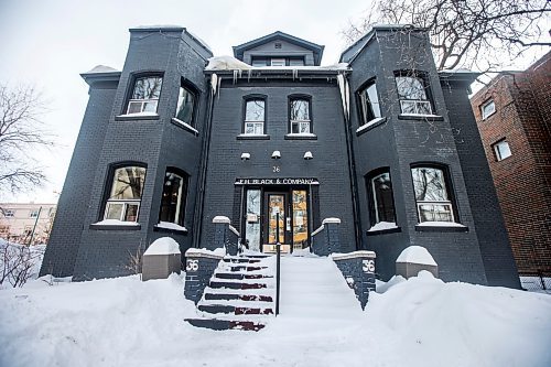 MIKAELA MACKENZIE / WINNIPEG FREE PRESS

36 Roslyn Road, also known as the John C. Falls house, in Winnipeg on Thursday, Feb. 3, 2022. A consultant for the owner of the building is requesting permission to remove it from the historical buildings and resources list, which protects it against demolition. For Joyanne story.
Winnipeg Free Press 2022.