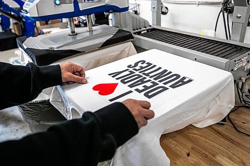 MIKAELA MACKENZIE / FREE PRESS

Darcy Beardy works on putting orders together at Red Rebel Armour on Friday, Jan. 9, 2026.

For Aaron story.
Free Press 2026