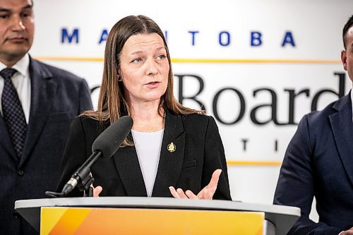 MIKAELA MACKENZIE / FREE PRESS ARCHIVES
Education minister Tracy Schmidt speaks to the media about school safety on Dec. 1.