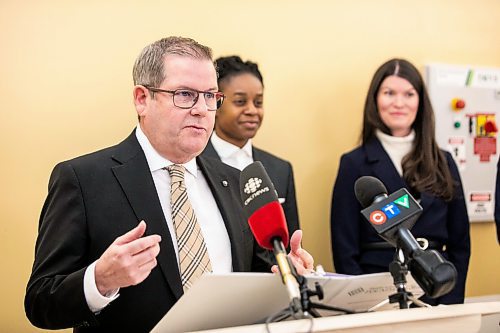 MIKAELA MACKENZIE / FREE PRESS

Jonathon Lyon, HSC Foundation president and CEO, speaks at the unveiling of a newer Gamma Knife brain surgery unit at the Health Sciences Centre on Monday, Jan. 19, 2026.

For Maggie story.
Free Press 2026