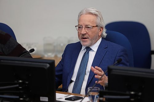 Coun. Glen Parker (Ward 9) speaks at Saturday's budget deliberations. (Alex Lambert/The Brandon Sun)
