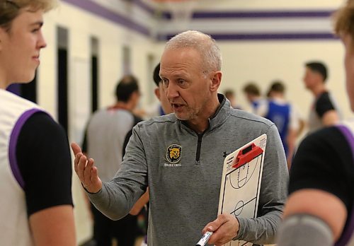 Vincent Massey head coach Brett Nohr is looking for his first-ever win at the AAAA provincial championships this year. (Thomas Friesen/The Brandon Sun)