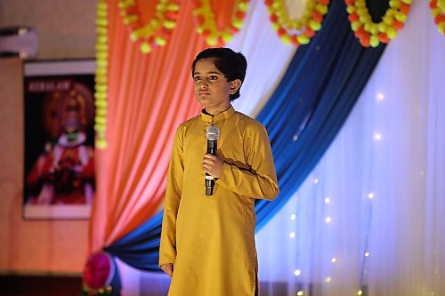 Young Indian singer Ethan Mathew Lukose entertains guests with a traditional song on Friday evening at the Indian Pavilion in the Grand Salon at the Victoria Inn. (Abiola Odutola/The Brandon Sun)