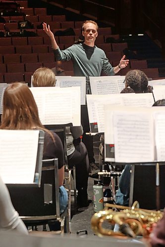 Teerhuis conducts woodwind instrument practice. (Matt Goerzen/The Brandon Sun)