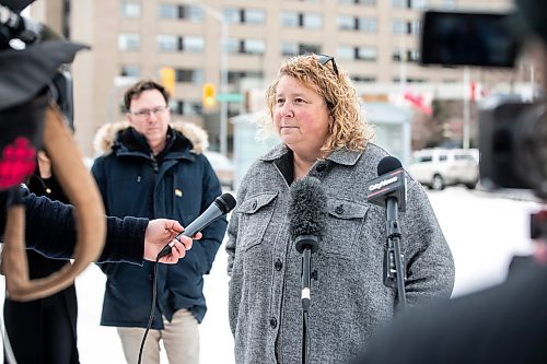 MIKAELA MACKENZIE / FREE PRESS
Sheri Ross, sister of Stacey Ross, speaks to the media outside of St. Boniface Hospital on Tuesday, Feb. 17, 2026.
For Gabby story.
Free Press 2026