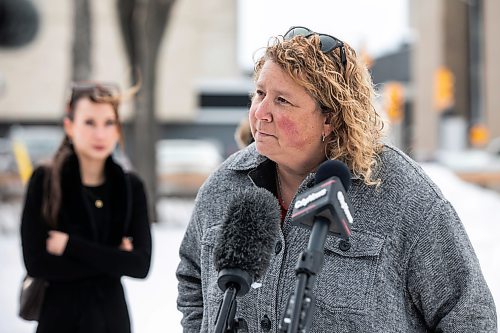 MIKAELA MACKENZIE / FREE PRESS

Sheri Ross, sister of Stacey Ross, speaks to the media outside of St. Boniface Hospital on Tuesday, Feb. 17, 2026.


For Gabby story.
Free Press 2026