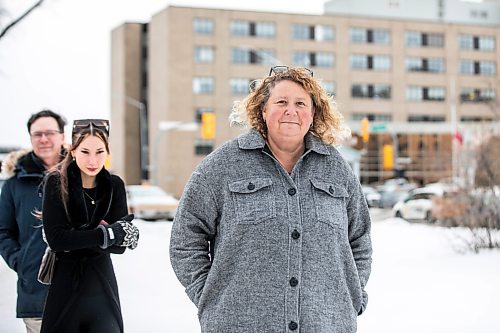 MIKAELA MACKENZIE / FREE PRESS

Sheri Ross, sister of Stacey Ross, speaks to the media outside of St. Boniface Hospital on Tuesday, Feb. 17, 2026.


For Gabby story.
Free Press 2026