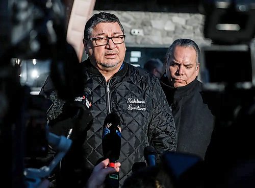 Pimicikamak Cree Nation Chief David Monias (left) and Manitoba Keewatinowi Okimakanak Inc. (MKO) Grand Chief Grand Chief Garrison Settee speak to the media during a tour with politicians and media at Pimicikamak Cree Nation, Man., last Wednesday. (John Woods/Winnipeg Free Press files)
