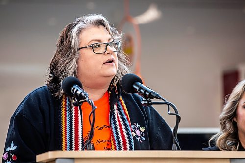 MIKAELA MACKENZIE / FREE PRESS
Winnipeg Police Board vice chair Colleen Mayer speaks at the Winnipeg Police Service sacred fire lighting celebration on Monday, Sept. 29, 2025.
For Tyler story.
Free Press 2025