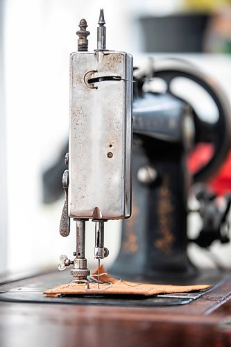 MIKAELA MACKENZIE / FREE PRESS
Dave Johnsonճ antique sewing machines on Tuesday, March 17, 2026.
For Dave story.
Free Press 2026