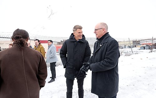 Ruth Bonneville  Free Press 

LOCAL- housing

Photo of Mayor Scott Gillingham with Gregor Robertson Minister of Housing and Infrastructure, chatting at the site of Naawi-Oodena  on Kenaston Blvd. and Taylor Ave., after news conference Wednesday.

Naawi-Oodena

A news conference was held on the site of Naawi-Oodena lands located along Kenaston Blvd. with Gregor Robertson, Minister of Housing and Infrastructure, along with mayor Scott Gillingham and provincial ministers, to announce federal funding for the development  Wednesday.  

March 18th,, 2026
