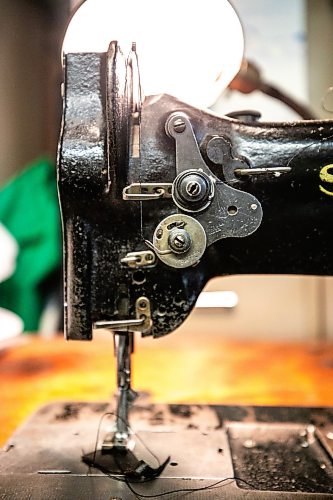 MIKAELA MACKENZIE / FREE PRESS

Dave Johnsonճ antique sewing machines on Tuesday, March 17, 2026. 

For Dave story.
Free Press 2026