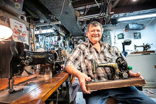 MIKAELA MACKENZIE / FREE PRESS
Dave Johnson and his collection of antique sewing machines on Tuesday, March 17, 2026.
For Dave story.
Free Press 2026