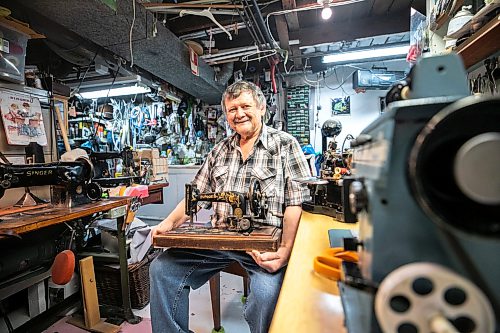 MIKAELA MACKENZIE / FREE PRESS
Dave Johnson and his collection of antique sewing machines on Tuesday, March 17, 2026.
For Dave story.
Free Press 2026