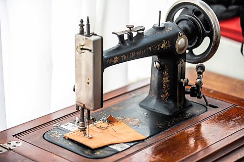 MIKAELA MACKENZIE / FREE PRESS
Dave Johnsonճ antique sewing machines on Tuesday, March 17, 2026.
For Dave story.
Free Press 2026