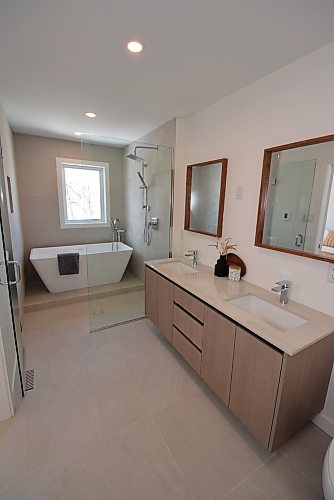 Todd Lewys / Free Press 
The ensuite is a gorgeous, spa-inspired space.