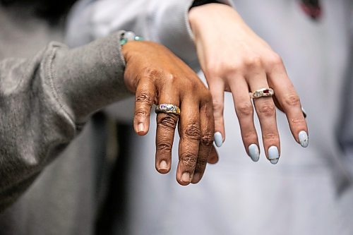 MIKAELA MACKENZIE / FREE PRESS
AV Kitching (left) and Shae-Lynn Murray shows off their finished products after taking a silver ring-making workshop on Monday, March 23, 2026.
For AV story
Free Press 2026