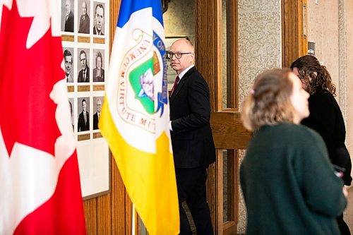 MIKAELA MACKENZIE / FREE PRESS
Mayor Scott Gillingham walks into his office after speaking to the media at City Hall on Wednesday, March 25, 2026.
For Erik story.
Free Press 2026