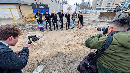 MIKE DEAL / FREE PRESS
(From left) Diane Redsky the former CEO of Kekekoziibii Development corporation, Billy Wahpay councillor at Shoal Lake 40, Winnipeg Mayor Scott Gillingham, Liam Keep-Henderson intern CEO of Kekekoziibii Development corporation, Doug Eyolfson the MP for Winnipeg West, Chief Herb Greene of Shoal Lake 40, and Bernadette Smith the Minister of Housing, Addictions and Homelessness during the ground breaking ceremony Tuesday at 2675 Portage Avenue where construction is about to begin on a new affordable housing complex.
Reporter: Scott Billeck
260407 - Tuesday, April 07, 2026.