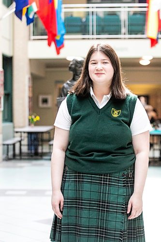 MIKAELA MACKENZIE / FREE PRESS
Emily Jochelson, grade 11 student at Balmoral Hall, on Thursday, April 9, 2026. Emily will be receiving an award at Volunteer Manitoba’s annual awards ceremony at the end of the month for her volunteering work.
For AV story.
Free Press 2026