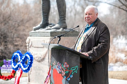 MIKAELA MACKENZIE / FREE PRESS
MMF president David Chartrand speaks at the rededication ceremony of the Bank of Montrealճ World War I memorial statue at Brookside Cemeteryճ Field of Honour on Thursday, April 9, 2026.
For Scott Billeck story.
Free Press 2026
