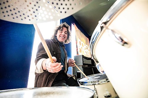 MIKAELA MACKENZIE / FREE PRESS
	
Theo Shalley, teacher at the School of Rock, on Thursday, April 9, 2026. The music school is turning ten this year.

For AV story.
Free Press 2026