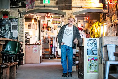 MIKAELA MACKENZIE / FREE PRESS
	
John Scoles at the High and Lonesome Club, which is celebrating its 25th anniversary, on Friday, April 10, 2026.

For Ben Waldman story.
Free Press 2026