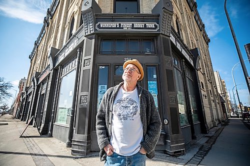 MIKAELA MACKENZIE / FREE PRESS
	
John Scoles at the High and Lonesome Club, which is celebrating its 25th anniversary, on Friday, April 10, 2026.

For Ben Waldman story.
Free Press 2026