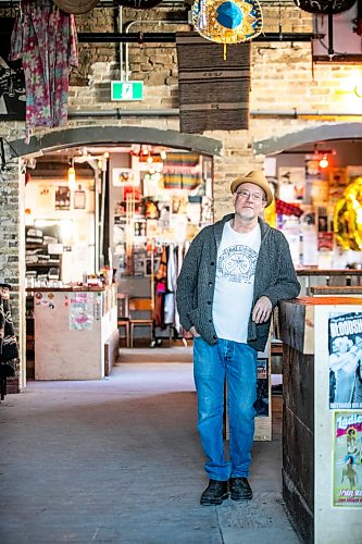 MIKAELA MACKENZIE / FREE PRESS
	
John Scoles at the High and Lonesome Club, which is celebrating its 25th anniversary, on Friday, April 10, 2026.

For Ben Waldman story.
Free Press 2026