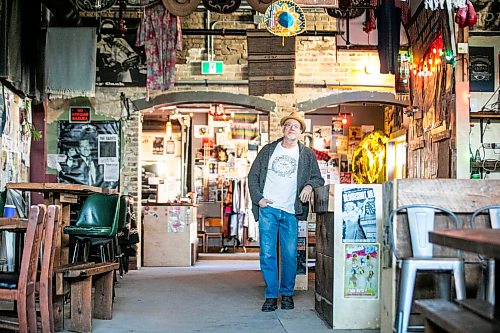 MIKAELA MACKENZIE / FREE PRESS
	
John Scoles at the High and Lonesome Club, which is celebrating its 25th anniversary, on Friday, April 10, 2026.

For Ben Waldman story.
Free Press 2026