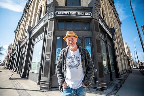 MIKAELA MACKENZIE / FREE PRESS
	
John Scoles at the High and Lonesome Club, which is celebrating its 25th anniversary, on Friday, April 10, 2026.

For Ben Waldman story.
Free Press 2026