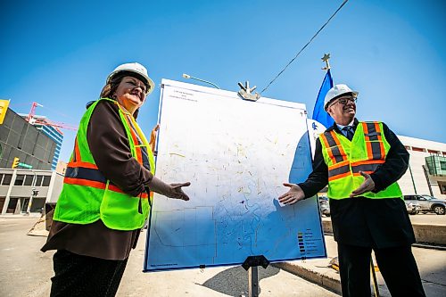MIKAELA MACKENZIE / FREE PRESS
Mayor Scott Gillingham and councillor Janice Lukes announce this summer’s road construction projects on Friday, May 8, 2026.
For Tyler story.
Free Press 2026