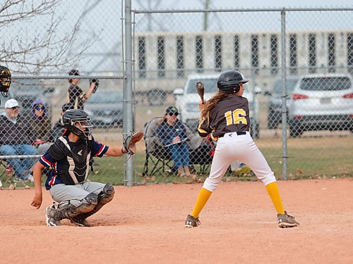 Brandon Padres batter Nash Taylor (16) gets ready to swing away in 13U Brandon Minor Baseball Association action against the Angels at Simplot Millennium Park on Monday evening. (Massimo De Luca-Taronno/The Brandon Sun)