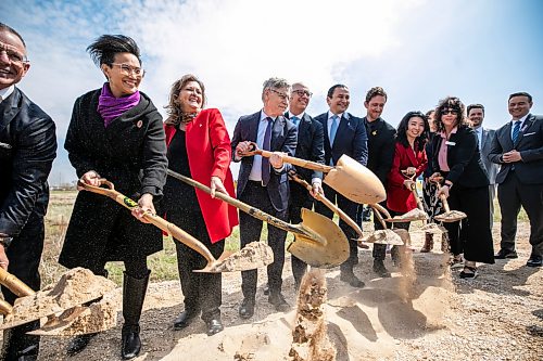 MIKAELA MACKENZIE / FREE PRESS
	
Councillor Vivian Santos (left), councillor Janice Lukes, MP Terry Duguid, mayor Scott Gillingham, premier Wab Kinew, and MLA David Pankratz at the sod-turning for the new South Winnipeg recreation centre on Thursday, May 21, 2026. 

For Malak story.
Free Press 2026