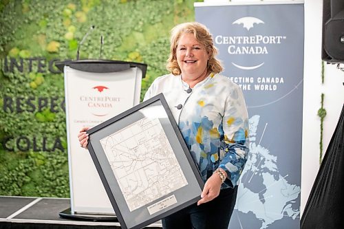 MIKAELA MACKENZIE / FREE PRESS
	
Diane Gray, former president at CEO of CentrePort Canada, receives the second-ever CentrePort Canada Footprint Award on Wednesday, May 27, 2026. 

For Aaron story.
Free Press 2026