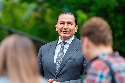 MIKE DEAL / FREE PRESS
Premier Wab Kinew was on hand to help release Lumi the Lynx into her inclosure at the Assiniboine Park Zoo Wednesday morning.
The province has provided some funding for the rehabilitation of the rescued lynx.
Reporter: Erik Pindera
260603 - Wednesday, June 03, 2026.